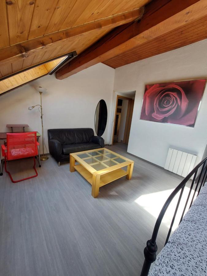Au Coeur Du Vignoble Sur Bursins Bed and Breakfast Buitenkant foto