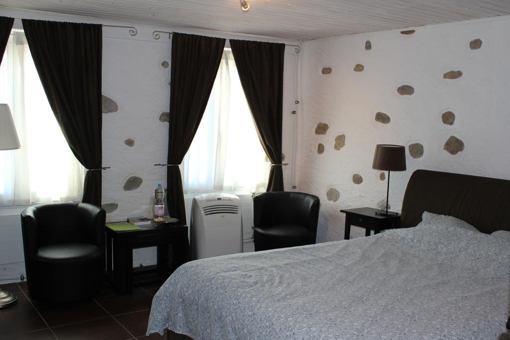 Au Coeur Du Vignoble Sur Bursins Bed and Breakfast Buitenkant foto