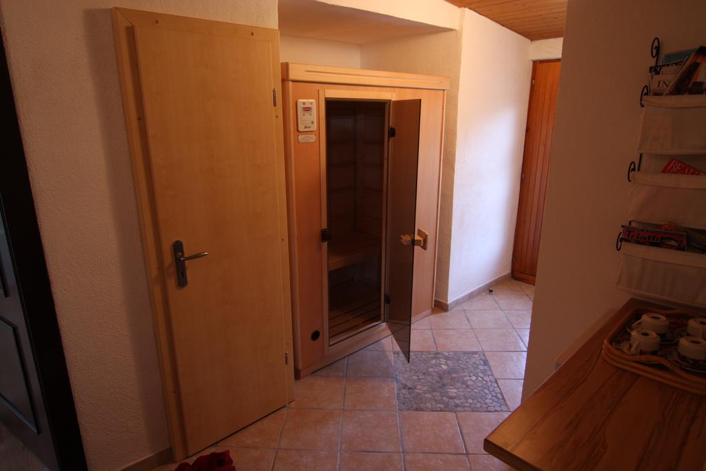 Au Coeur Du Vignoble Sur Bursins Bed and Breakfast Buitenkant foto
